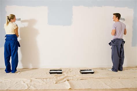 Painting a room. Apply the tape in six-inch increments, which makes it easier to keep in a straight line. Press down firmly as you go, then seal it by running a putty knife or damp cloth along the length. Most ... 