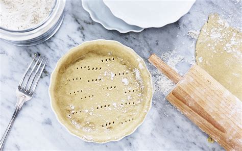 Pajdeg; 3 dl special vetemjöl; 120 g  fett ; Fyllning; 1 Purjolök (det vita); 200 g  bearbetat med rök skinka  alternativt  bearbetat med rök bog ; Äggstanning; 3 ägg; 1 dl grädde.