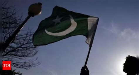 Pakistan’s army says shootout near Afghan border kills 3 soldiers, 3 militants