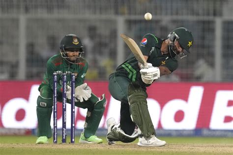 Pakistan eliminates Bangladesh from semifinal contention at the World Cup