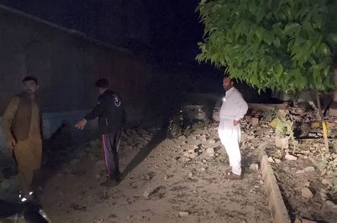 Pakistani police say 2 blasts at facility in NW kill 12