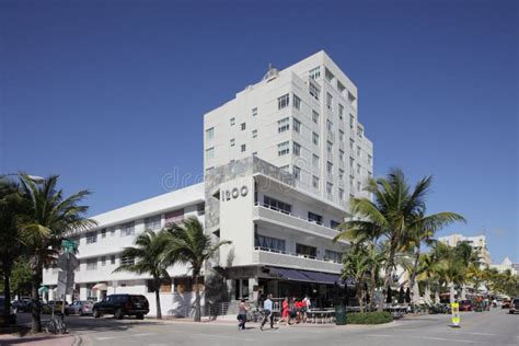 Palace south beach. South Beach / 1999. 18 Stories / 565 Residences of Studios, 1 & 2 Bedrooms. 2301 Collins Ave Miami Beach, FL 33139 USA. The Roney Palace is a luxurious oceanfront condominium. Taking the place of the original palace is an 18-story mid-rise condo, constructed in 1926, which went through a renovation during 1999 and 2018. 