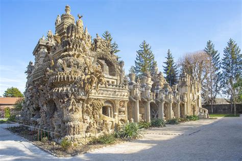 Palazzo cheval. .  ...
