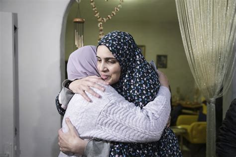 Palestinian families rejoice over release of prisoners