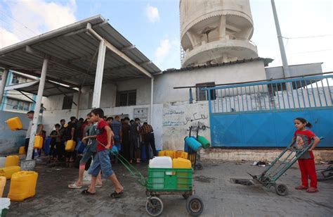 Palestinians in Gaza struggle to follow Israeli evacuation order and face dire water shortage