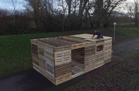 Pallet shed. Apr 20, 2020 · This video is about building a shed from pallets and left over building supplies. we are trying to use the least amount of new materials as possible. This ... 