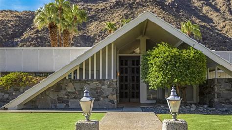 Palm Springs ‘Swiss Miss’ house by Charles Du Bois relists for $2.5 million