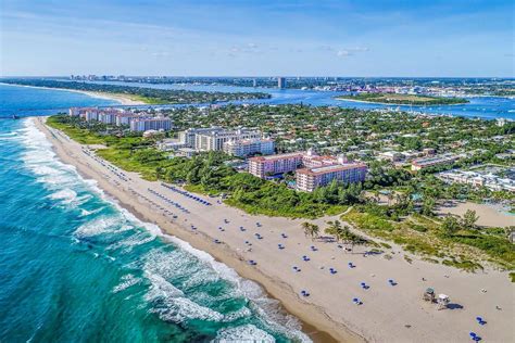 The top cities between West Palm Beach and Miami are Miami Beach, Fort Lauderdale, Delray Beach, Hollywood, Boca Raton, Coral Gables, Palm Beach, Boynton Beach, Aventura, and Pompano Beach. Miami Beach is the most popular city on the route. It's 1 hour from West Palm Beach and less than an hour from Miami.. 