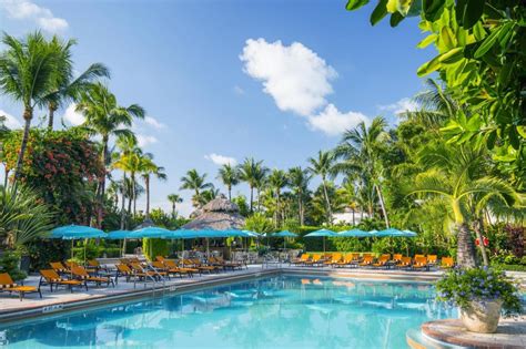 Palm hotel miami. The 251-room Palms Hotel and Spa is a peaceful Miami Beach oasis with lush tropical gardens, private beach access, and a long list of on-site amenities including a lounger-lined pool and lovely spa. 