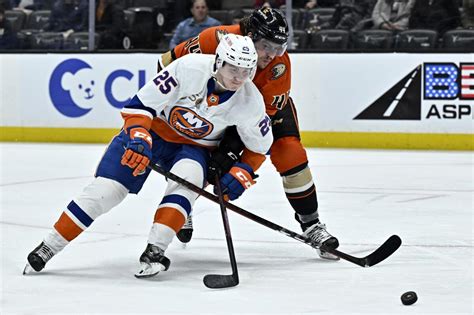 Palmieri, Nelson lead Islanders’ 6-3 rout of Anaheim Ducks