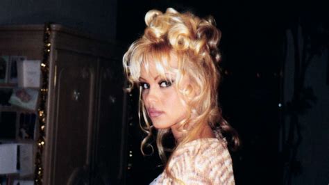 Pamela Anderson in her hot blowjob scandal... 2min - 360p - 1,037,503 . Celeb Pamela Anderson in her hot blowjob scandal 100.00% 919 175. 6 </> 
