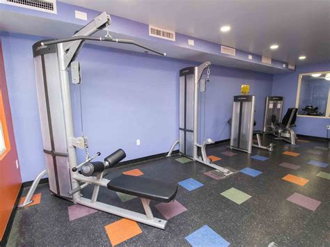 Panama city beach gyms. Fitness 360 is Panama Beach’s premier fitness facility. In addition to having more workout machines than any other gym in the area they are the only gym in the area to have racquetball courts, a juice bar, steam & sauna, Kidz club, boxing and more. 