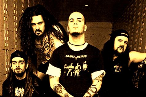 Unleashing the Fury: Pantera's Aggression on Full Display in 