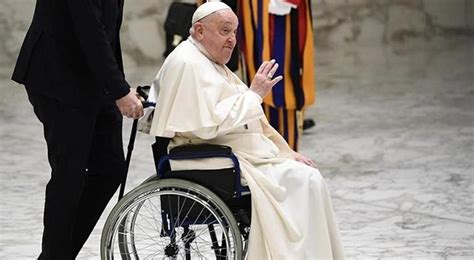 Papa Franciscus hastanede iki kez ölümden döndü Haberler. 