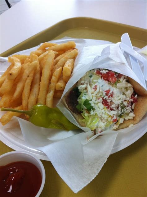 Papa gyros. Papa Gyros - Alliance. 320 W State St Alliance, Ohio 44601. (330) 823-7773. Hours: Open Daily: 11:00 AM - 9:00 PM. Since 2001, Papa Gyros, has been been proudly serving up huge gyros and fine Mediterranean cuisine to our … 