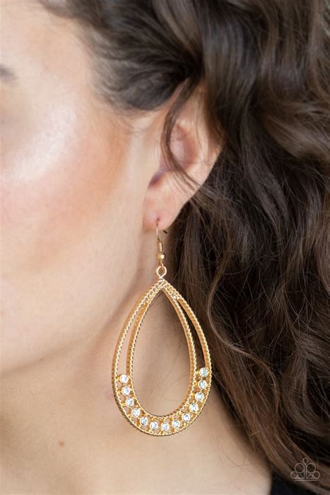 Paparazzi ♥ Glitz Fit - Gold ♥ Earrings – LisaAbercrombie