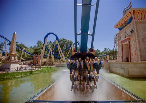 Vidéo embarqué d'Oziris, le nouveau coaster du Parc Astérix !Onride of Oziris, the new inverted in Parc Astérix, France ! A tester absolument ! =)