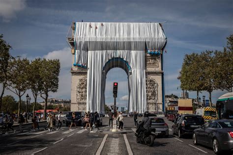 Paris Watches the Arc De Triomphe Get Wrapped Up in …