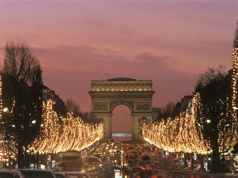 Paris in december. December is a special time in Paris, when days are short and you bundle up for the cold to stroll down busy streets or enjoy the lights twinkling along the Seine. Enjoy adventures from listening to beautifully sung chorals at Notre Dame, to ice skating at the Hotel de Ville to visiting the famous Christmas markets or Marche's de Noel in … 