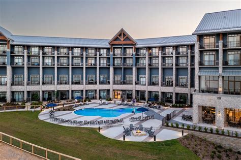 Specialties: The Lodge at Paris Landing State Park is a 91-room resort-style hotel situated on the shores of Kentucky Lake. We're a fantastic destination for weddings, vacations, corporate meetings, and dining.. 