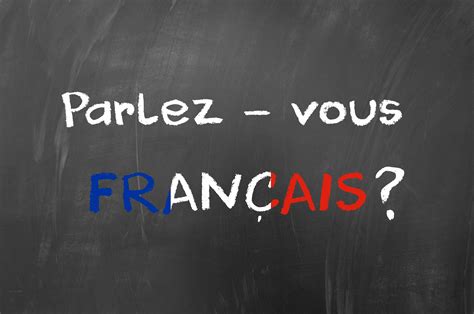 The official language of France is French, of course. However, you’ll find that a number of other languages are spoken throughout the city. According to a 2013 study, these are the most common languages spoken in Paris: – French: 82.2% – Arabic: 2.4% – Portuguese: 1% See more. 