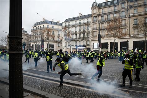 Paris police clamp down on