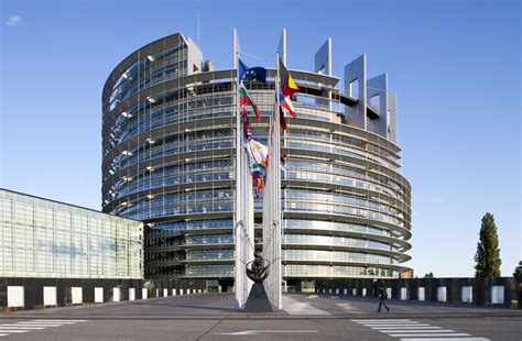 Paris tempts EU Parliament to commit to Strasbourg HQ with €700K office offer