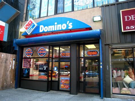 Store Hours: Mon-Thu. 10:00 am to 12:00 am. Fri-Sat. 10:00 am to 1:00 am. Sun. 10:00 am to 12:00 am. Domino's Carside Delivery is contact-free carry out. Find a location near you that carries your order right to your car - keeping you and our employees safe, one order at a time!. 