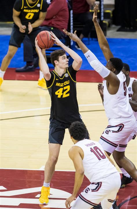 Now, the latest addition to this list is Parker Braun. A transfer from Santa Clara, Parker is the older brother of KU alum Christian Braun, who plays for the Denver Nuggets in the NBA. Christian was a hometown hero for Kansas and won a championship with the university in 2022. He is loved by Jayhawk fans throughout the country.. 