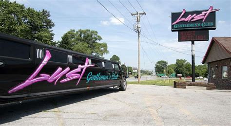 What are people saying about strip clubs near Parkersburg, WV? This is a review for strip clubs near Parkersburg, WV:. 