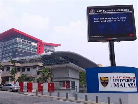 Parking menara selatan ppum.  - located Trauma & Emergency, RUKA.  - located at ...