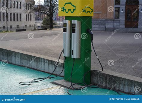 Parkplatz - Theaterstrasse Winterthur : charging station in …