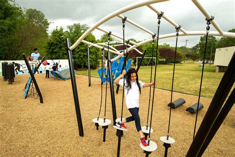 Parks with workout equipment. May 5, 2020 · How it works: Our program of wide-open spaces, plus the equipment that’s generally found around parks and children’s playgrounds. You’ll do pullups and dips (a jungle gym will work for these ... 