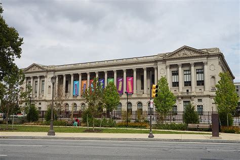 Parkway Central Library - Wikipedia