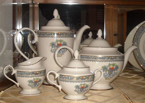 Part of my Lenox Autumn pattern. This is my alltime favorite pattern