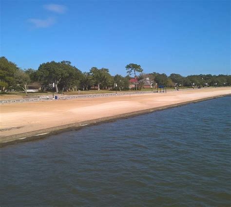 Pascagoula beach. Pascagoula Beach Park in Pascagoula, MS offers a range of amenities and services for residents and visitors alike. From pavilion rentals to athletics programs, the park provides a variety of recreational opportunities for the community. 