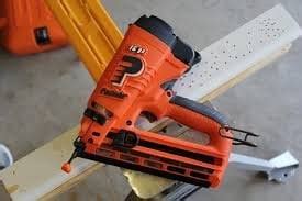 Paslode firing pin not returning.  needs to be carefully dismantled and clean...