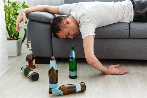 23 de jun. de 2022 ... Alcohol poisoning happens when too much alcohol (beer, wine, or liquor) is consumed. It's important to remember that alcohol poisoning can .... 