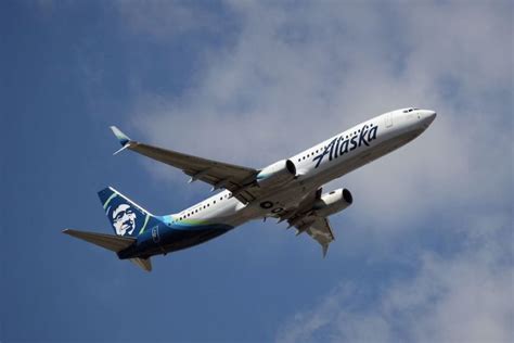 Passenger attempted to take control of Alaska Airlines flight before being subdued