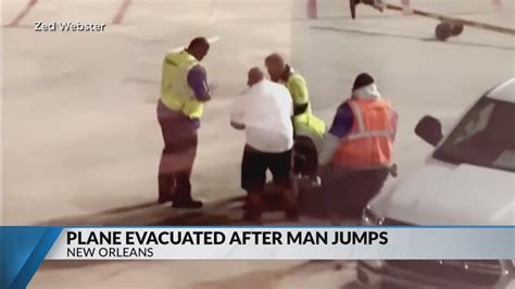 Passenger jumps out of emergency exit at New Orleans airport: sheriff's office