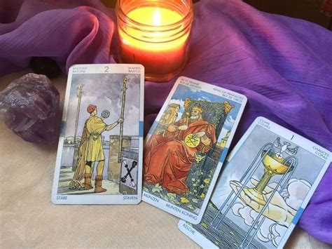 Some people like to take life as it comes, but others want to know what the future might hold. Most psychics use tarot cards to learn more about you. The deck of cards each has a symbol which depicts your approach to life.. 