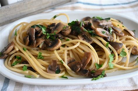 Pasta gamberetti e funghi: ricetta veloce - Speziata