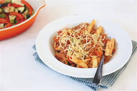 Pasta met tomaat en tonijn Lekker en Simpel