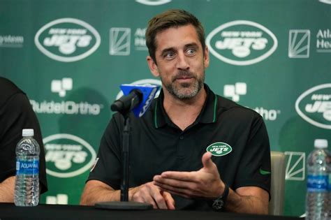 Pat Leonard: Aaron Rodgers’ Jets arrival felt big because it was, now he has to handle New York