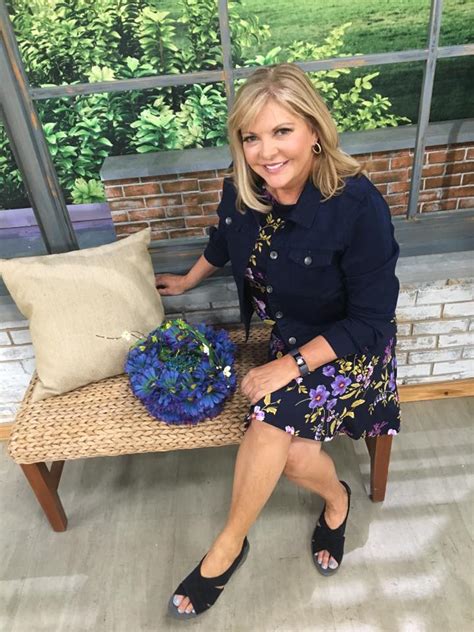 So many shoes but only two feet! It's time to SHOE SHOP! Shop with me, here! > https://qvc.co/sswpdfb. 