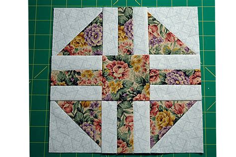 Paths and Stiles, an Easy Quilt Block Pattern