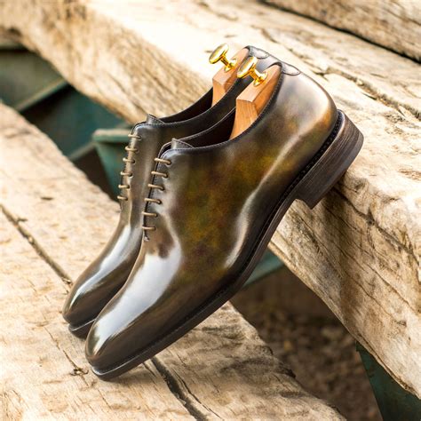 Patina shoes. Sep 16, 2019 · The Elegant Oxford is a clothing and apparel project specializing in premium shoe shines and restorations for top men’s brands. If you have any questions or ... 