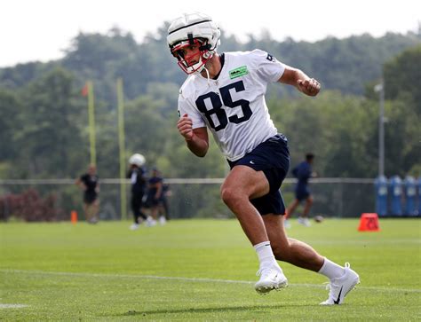Patirots extra points: Potential cause for Hunter Henry’s training camp breakout