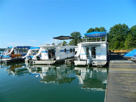 Patoka lake marina & lodging. Patoka Lake Houseboat rentals. A houseboat is a great mobile floating cabin! Renting a Houseboat is very reasonable for larger groups. You have everything you need to really enjoy Patoka Lake. Renting a Houseboat is guaranteed to build some memories that will last a lifetime. You really need to talk to your friends and family and secure your ... 