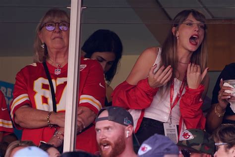 Patrick Mahomes admits helping Travis Kelce show off for Taylor Swift